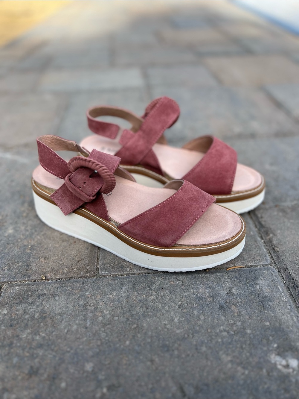 NWB Naot Crepe Platform Sandals Rose Suede Braided Buckle 39 / US 8